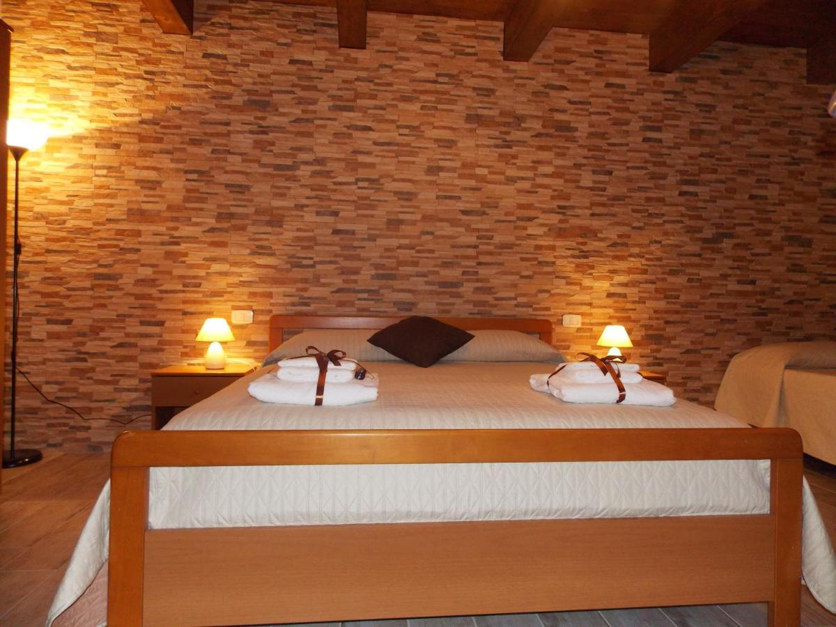 Il Vicoletto Bed & Breakfast Frascineto Eksteriør bilde