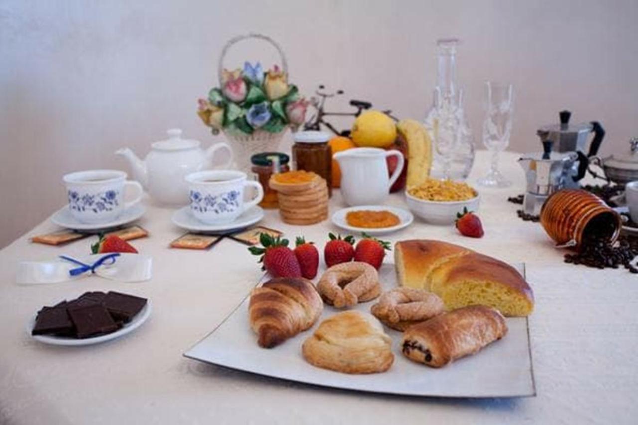 Il Vicoletto Bed & Breakfast Frascineto Eksteriør bilde